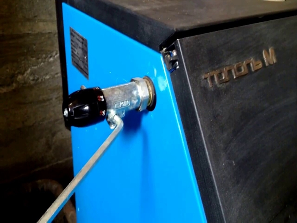 Установка регулятора тяги для котла